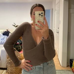 Abercrombie taupe ribbed crop top